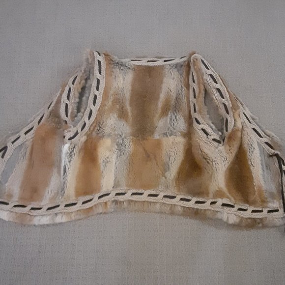 REAL/ GENUINE RABBIT Fur Vest- Excellent Condition- Like New- Soft Fur- Leather - Picture 5 of 9